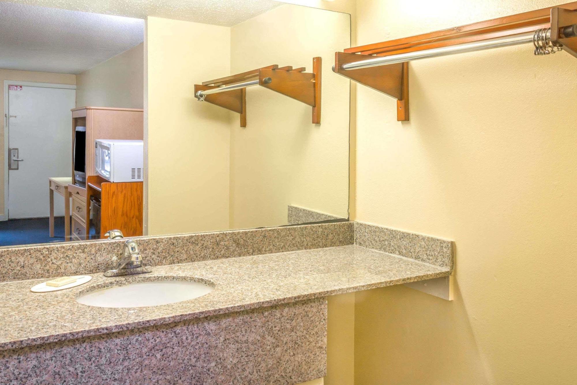 Knights Inn Norcross Dış mekan fotoğraf